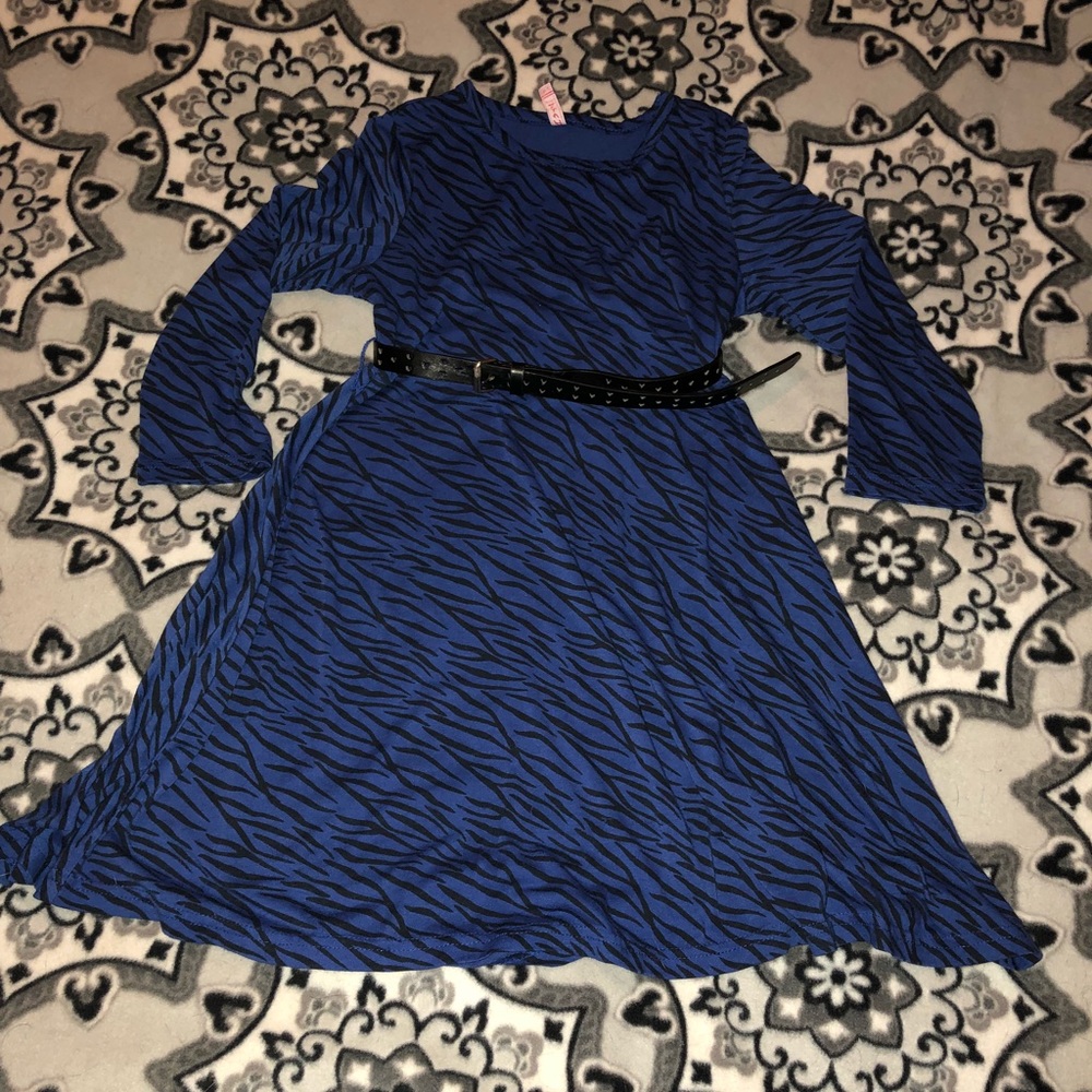 Girls dress with belt